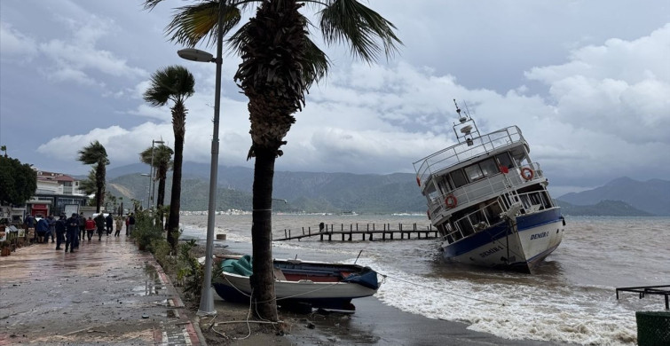 Muğla'da Şiddetli Yağış ve Fırtına Etkisini Gösteriyor