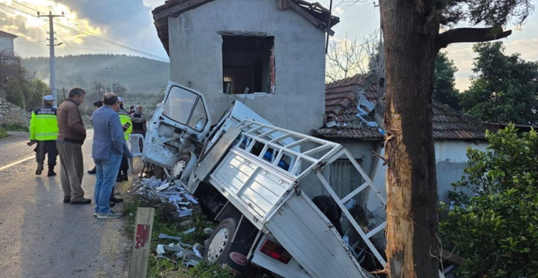 Muğla'da Trafik Kazası: Genç Sürücü Hayatını Kaybetti