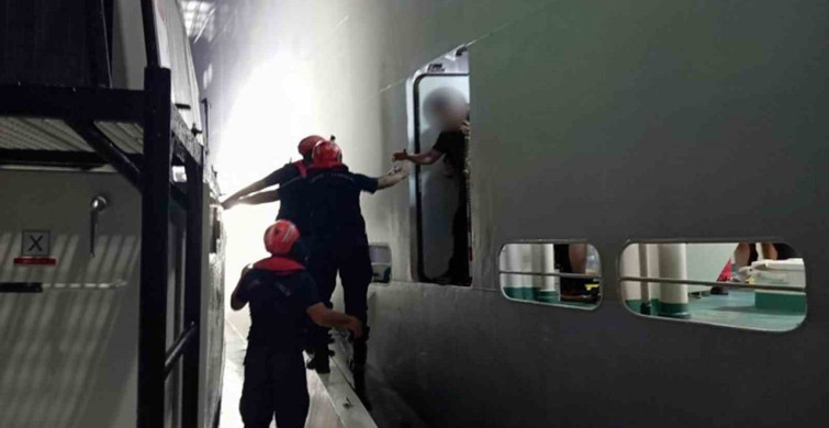 Muğla'nın Bodrum açıklarında araştırma gemisinde yaralanan vatandaşa tıbbi tahliye
