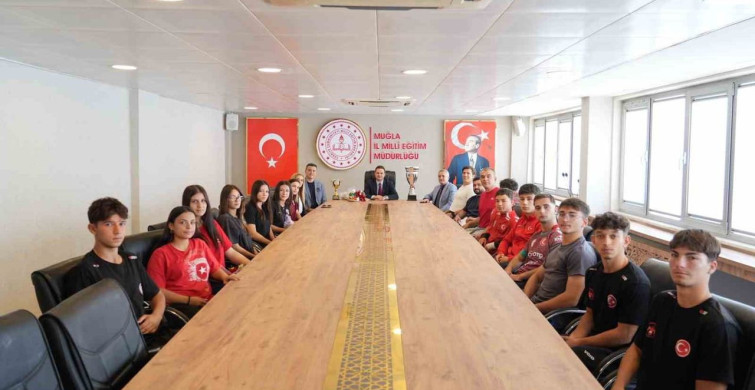 Muğla'nın Gurur Kaynağı Şampiyon Öğrenciler İl Müdürüyle Buluştu