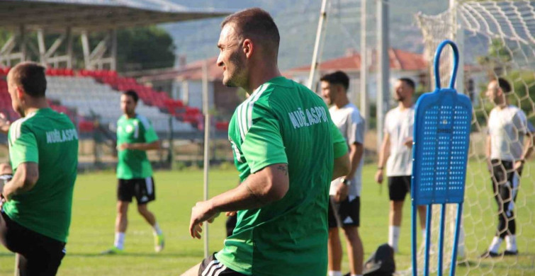 Muğlaspor'un teknik direktörü Yalçın Koşukavak, lig hazırlıkları hakkında açıklamalarda bulundu