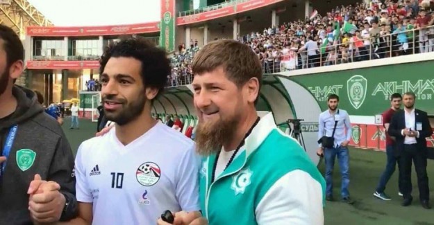 Muhammed Salah Çeçen Liderle Görüştü, Eleştiriler Peş Peşe Geldi