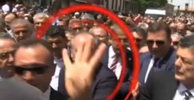 Muharrem İnce'nin Suratına Rabia Yaptı Diye Dayak Yedi