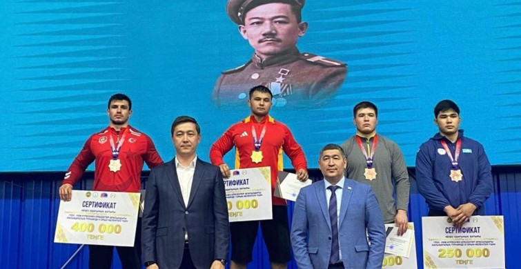 Muhittin Emre Helvacı, Taimbet Komekbaev Turnuvasında Gümüş Madalya Kazandı