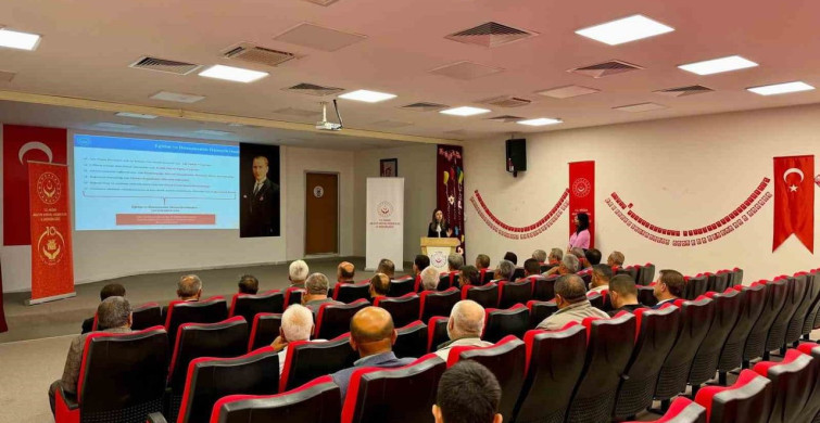 Muhtarlara sosyal risk haritaları ve sosyal hizmetler eğitimi verildi
