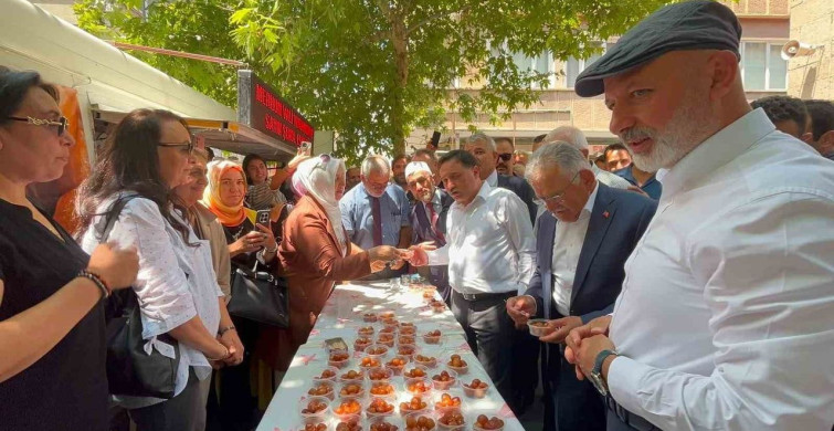 Muhtarlardan merhum vali yardımcısına vefa