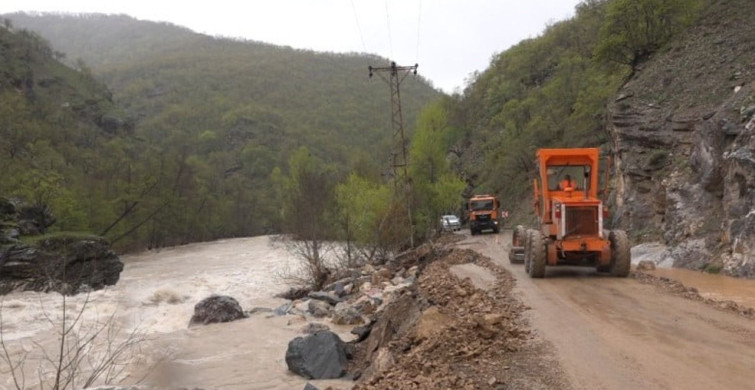 Munzur Taşkını Sonrası Ulaşım Yeniden Sağlandı