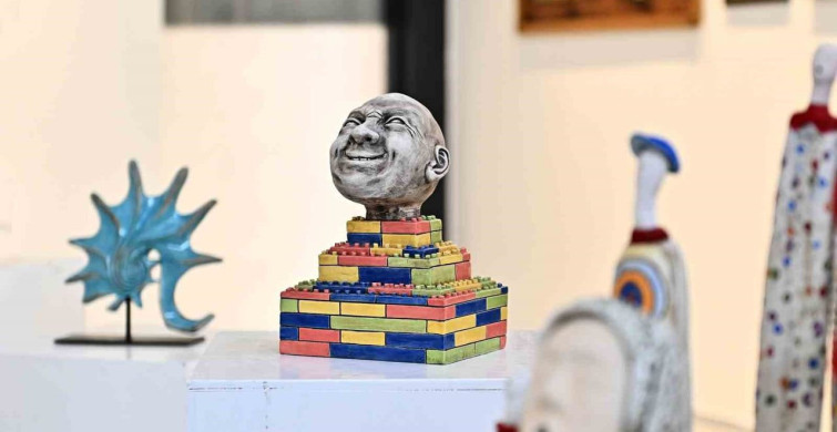 Muratpaşa'da 'Zamansız Motifler' Sanat Sergisi Açıldı