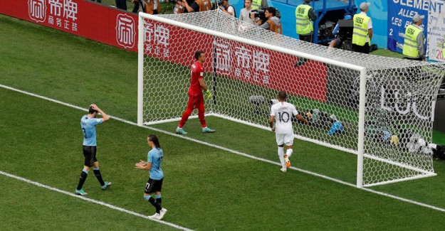 Muslera Hata Yaptı Fransa Turladı