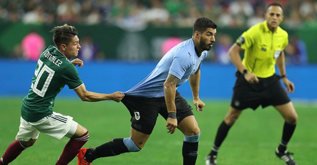 Muslera ve Suarez Şov Yaptı, Uruguay Farka Koştu!
