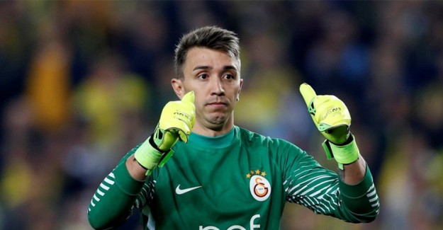 Muslera'dan Altay Bayındır'a Övgü!