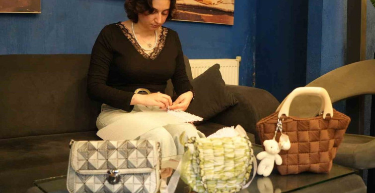 Muşlu Üniversite Öğrencisi Sibel Aslan'ın El Emeği Çantaları