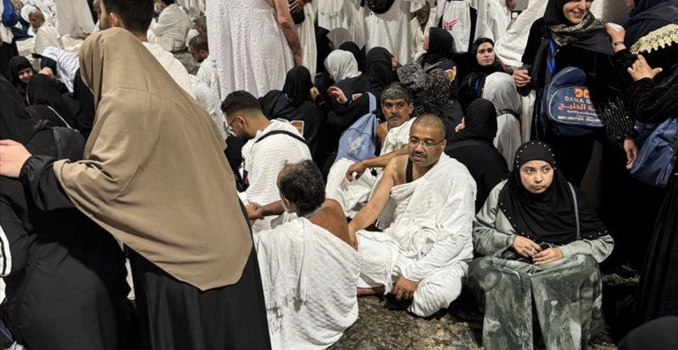 Müslümanlar Umre İbadetini Kutsal Topraklarda Yerine Getirdi