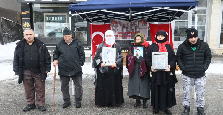 Muş'ta Ailelerin Evlat Nöbeti Devam Ediyor