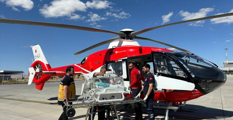 Muş'ta Asfiksi Tanısı Koyulan Bebek Ambulans Helikopterle Van'a Sevk Edildi