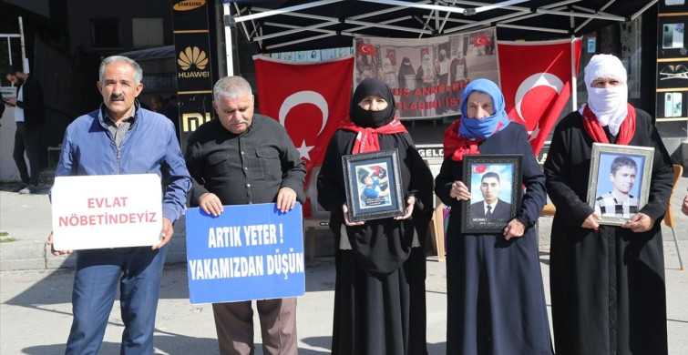 Muş'ta Evlat Nöbeti Devam Ediyor