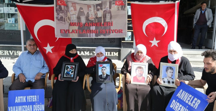 Muş'ta Evlat Nöbeti Devam Ediyor