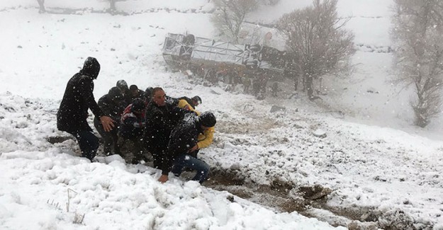Muş'ta Feci Kaza! Çok Sayıda Ölü Ve Yaralı Var