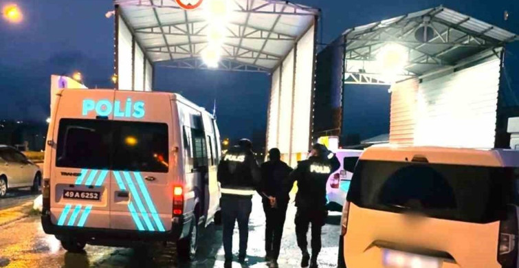 Muş'ta Göçmen Kaçakçılığı Operasyonu: İki Şüpheli Tutuklandı