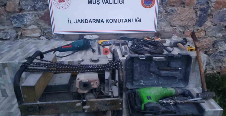 Muş'ta Kaçak Kazı Operasyonu: 3 Kişi Gözaltına Alındı