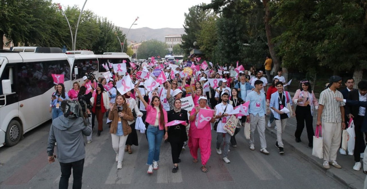 Muş'ta Kansere Dikkat Çekmek İçin Yürüyüş Yapıldı