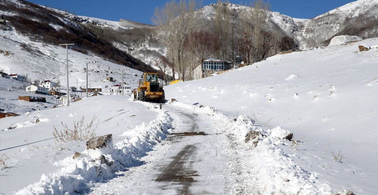 Muş'ta Karla Mücadele Çalışmaları Devam Ediyor