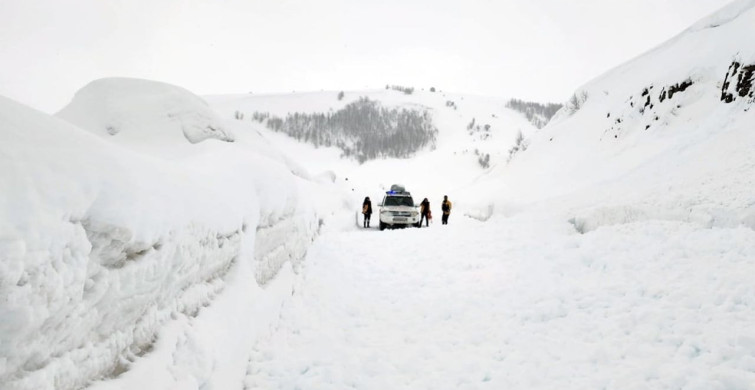 Muş'ta Karla Mücadele Ekipleri Hasta Genç İçin Seferber Oldu