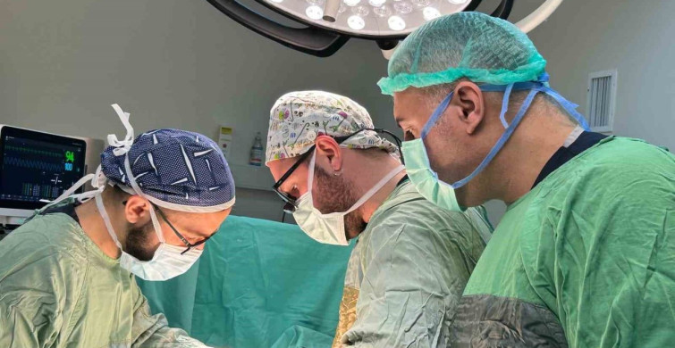 Muş'ta Mide Delinmesi Ameliyatı ile Kurtarılan Genç