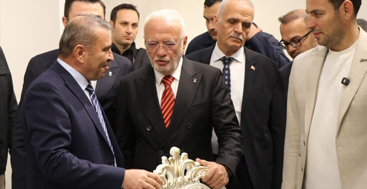 Mustafa Elitaş Anadolu Mobilya Fuarı'nda Sektör Temsilcileriyle Buluştu