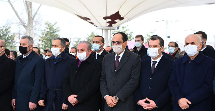Mustafa Şentop, Tarihçi Mehmet Genç'in Cenazesine Gitti