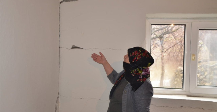Muş'taki Heyelan, Bir Evde Çatlaklara Yol Açtı