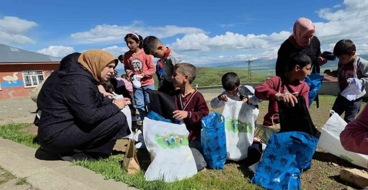 Muş'un Uzak Köylerinde Bayram Sevinci