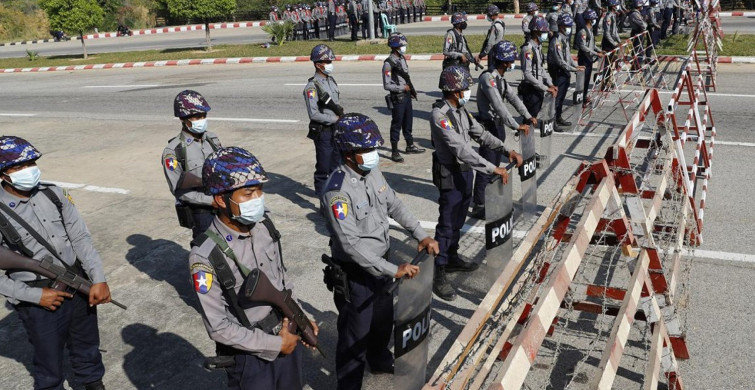 Myanmar'da Salgının Bilançosu Giderek Artıyor! Askeri Yönetim Salgına Karşı Korunmak İçin Halkı Dua Okumaya Çağırdı