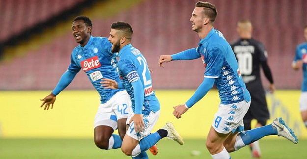 Napoli Parma’yı Rahat Geçti!
