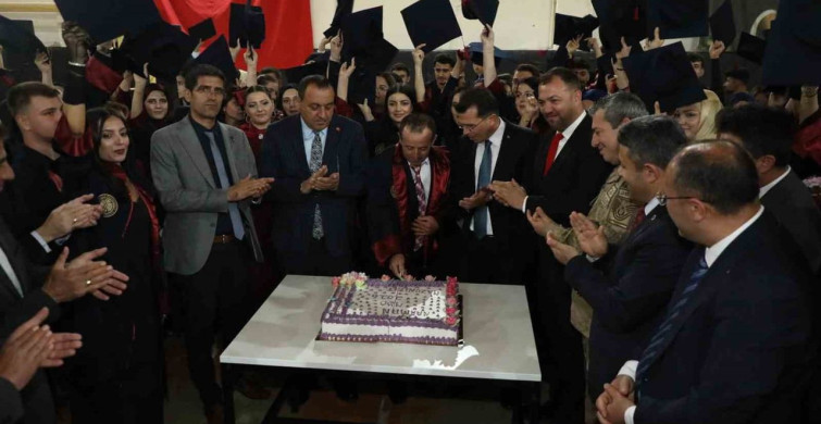 Narman Meslek Yüksekokulu'nda Mezuniyet Coşkusu