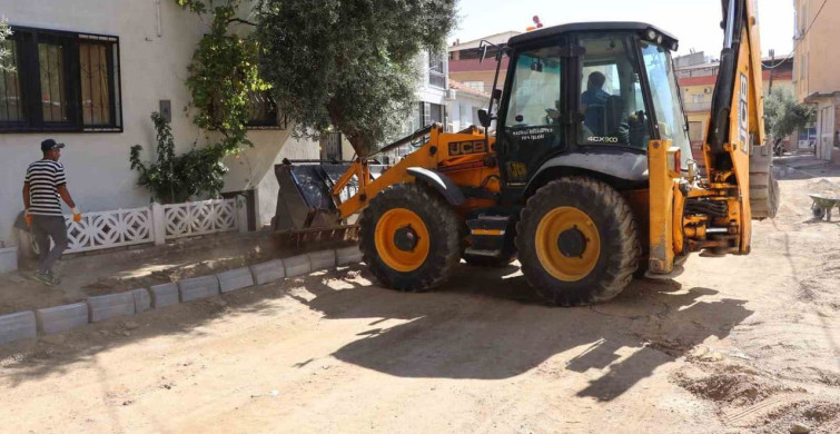 Nazilli Dumlupınar mahallesi'nde yol yenileme çalışmaları başladı