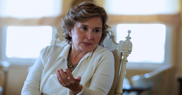 Nazlı Ilıcak'a Dava Üstüne Dava!