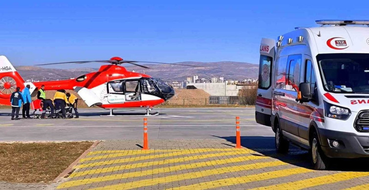 Nefes Darlığı Olan Hasta Ambulans Helikopterle Erzincan'a Sevk Edildi