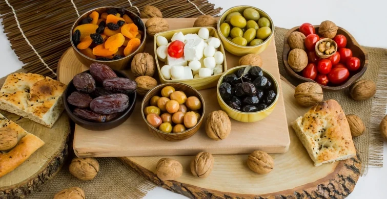 Neler tüketilmeli? Nelerden kaçınılmalı? İşte Ramazan ayında mide hastalarının dikkat etmesi gereken Öneriler…