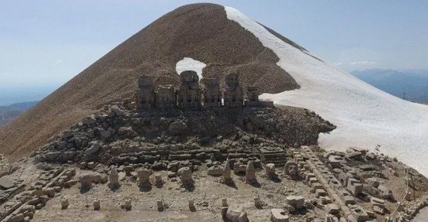 Nemrut Dağ'ında 5 Kişi Mahsur Kaldı