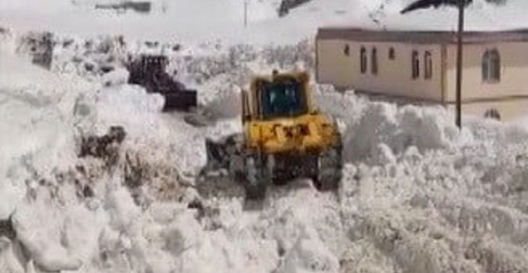 Nemrut Dağı'nda Kar Kalınlığı 5 Mete Ulaştı