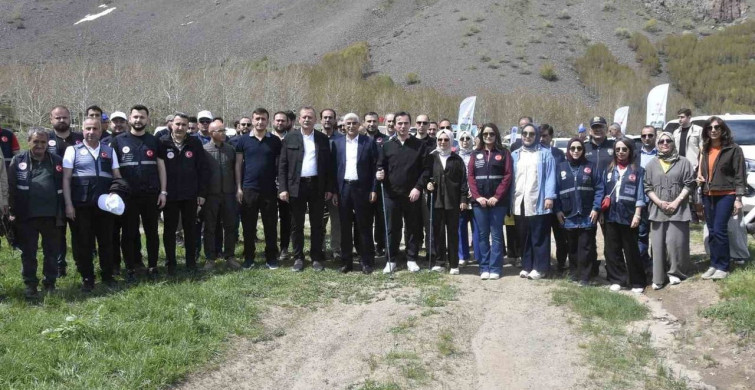 Nemrut Kalderası'nda Çevre Temizliği Seferberliği