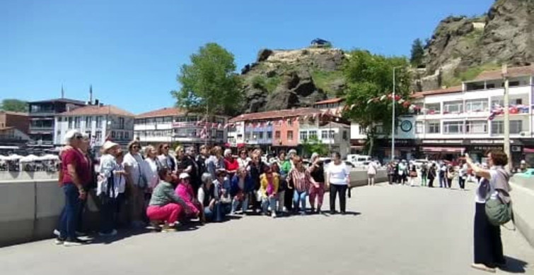 Nene Hatun Kız Öğretmen Okulu Mezunları 51 Yıl Sonra Çorum'da Buluştu