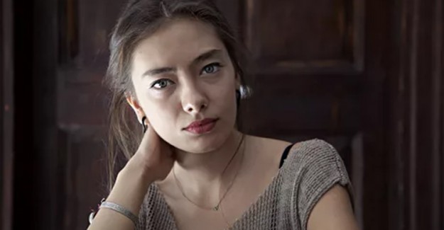 Neslihan Atagül Sokak Stilinde Salaşlıktan Yana