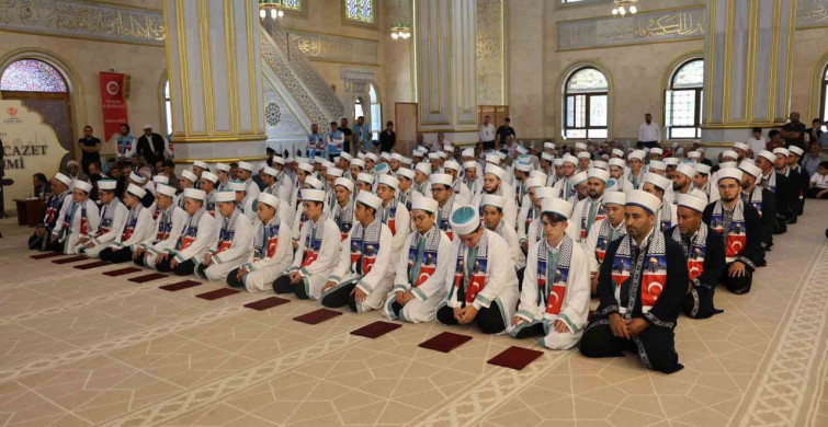 Nevşehir'de hafızlık eğitimini tamamlayan 207 öğrenci icazet belgesi aldı