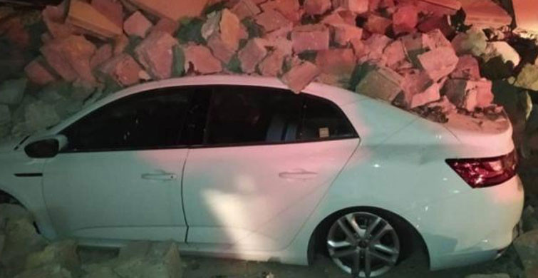 Nevşehir'de İstinat Duvarı Çöktü: 3 Araçta Hasar Oluştu