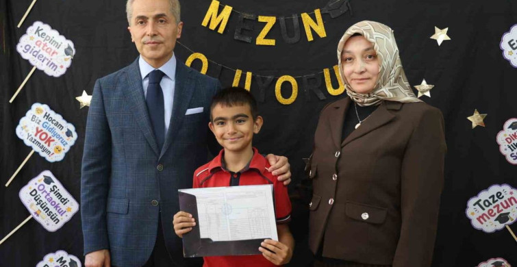 Nevşehir'de karne töreninde vali olmak isteyen minik öğrencinin açıklaması dikkat çekti