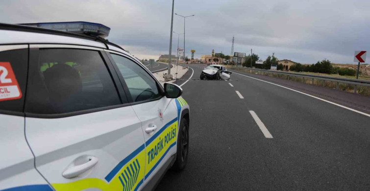 Nevşehir'de otomobil aydınlatma direğine çarptı: 1 çocuk hayatını kaybetti, 3 yaralı