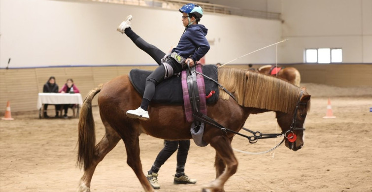 Nevşehir'de Özel Bireyler İçin İlk Para Atlı Jimnastik Yarışı