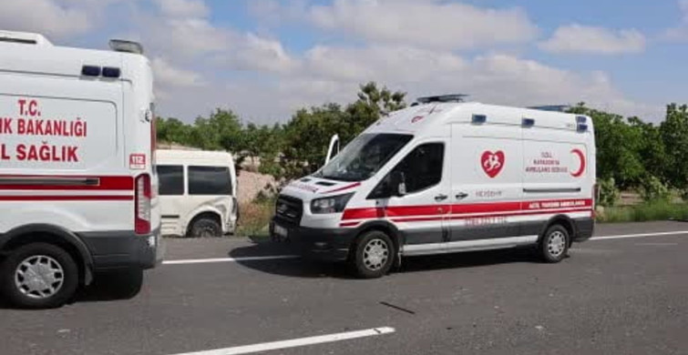 Nevşehir’de üniversite sınavına yetişmeye çalışan gençlerin bulunduğu otomobil kaza yaptı: 3 yaralı